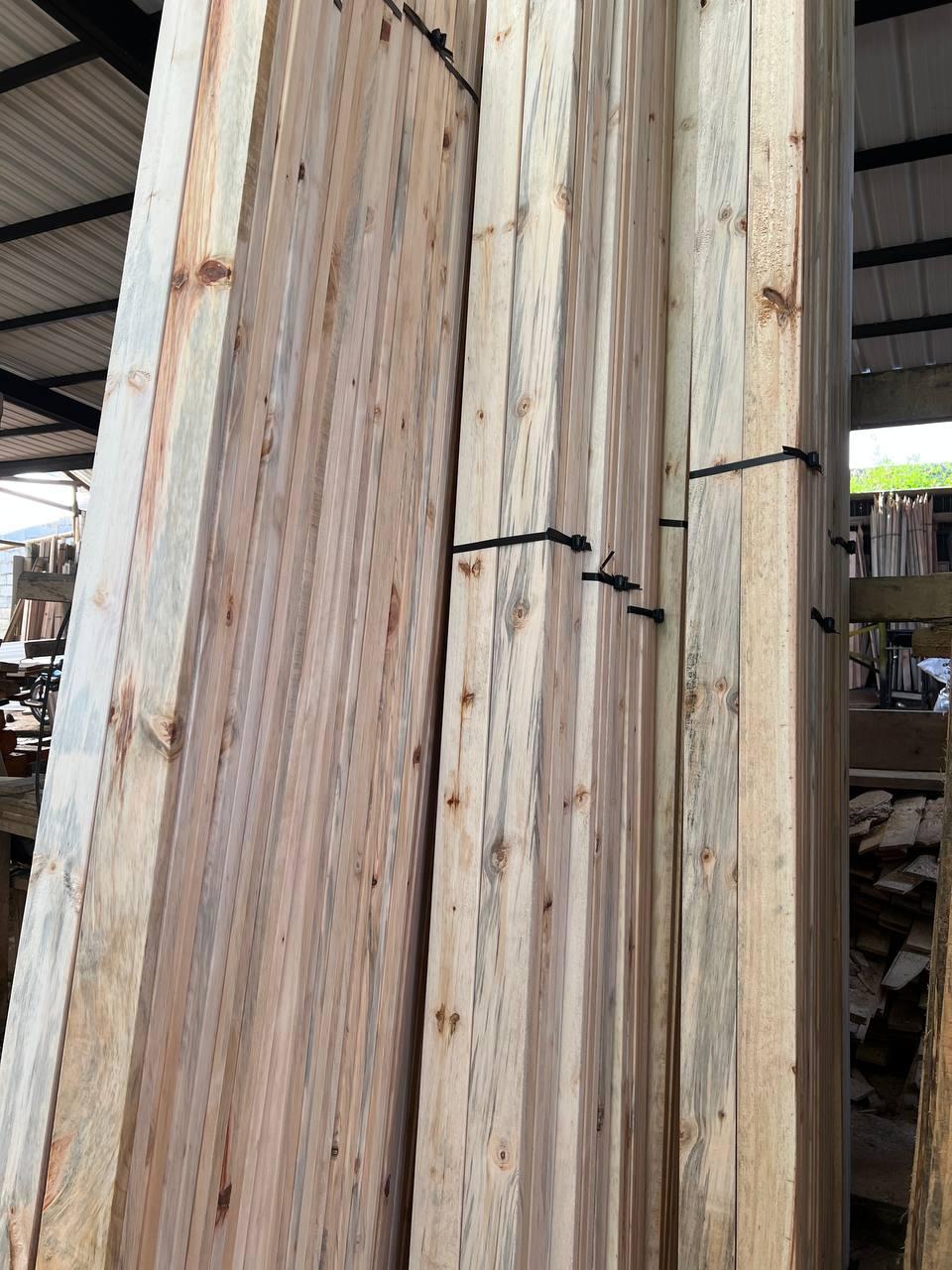 Tablilla de madera para acabados interiores o exteriores